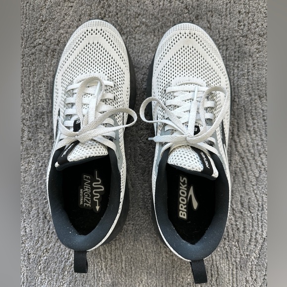 Brooks Women’s Revel 6 Neutral Running Shoe - Size 9 - Excellent Condition - Picture 2 of 8